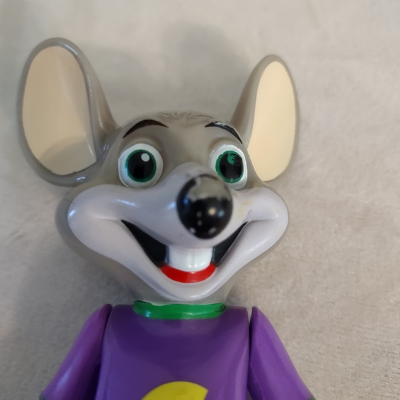 Chuck E Cheese & Helen Henny PVC Rubber Action Figures 7" With Birthday Band - Picture 3 of 10